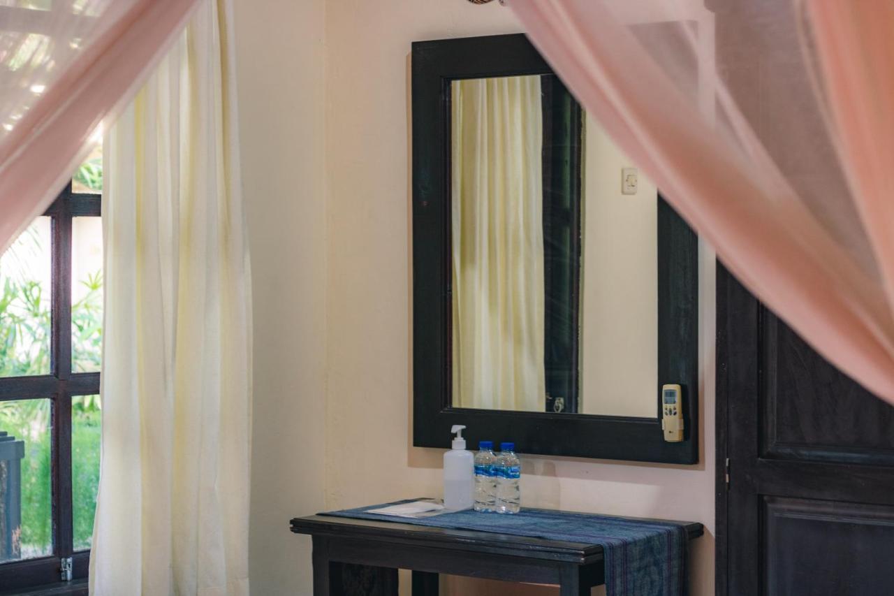 Giri Sari Guest House ペムテラン エクステリア 写真