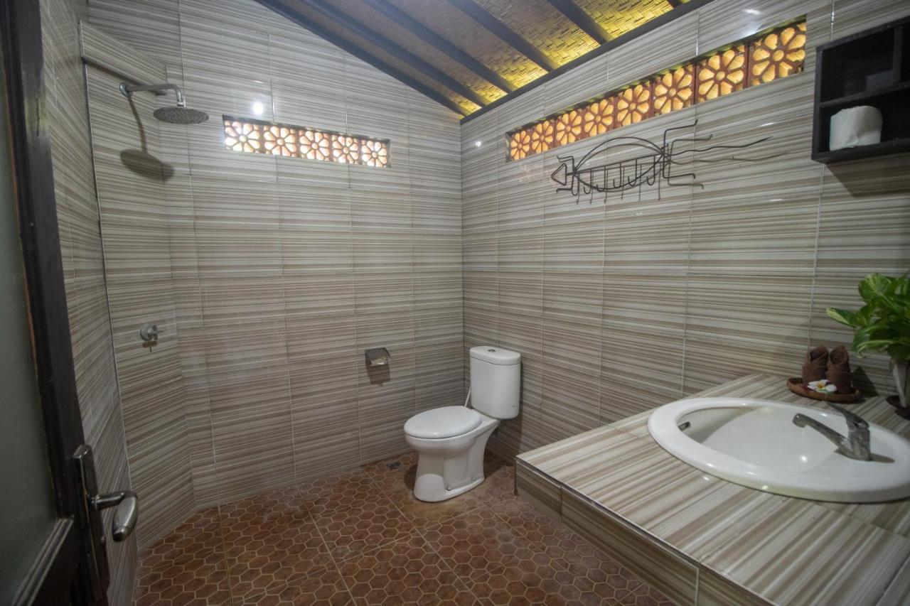 Giri Sari Guest House ペムテラン エクステリア 写真