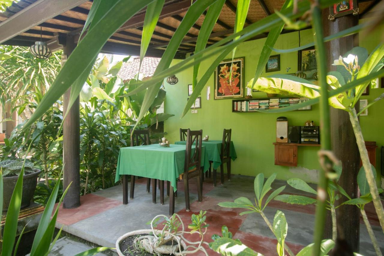 Giri Sari Guest House ペムテラン エクステリア 写真