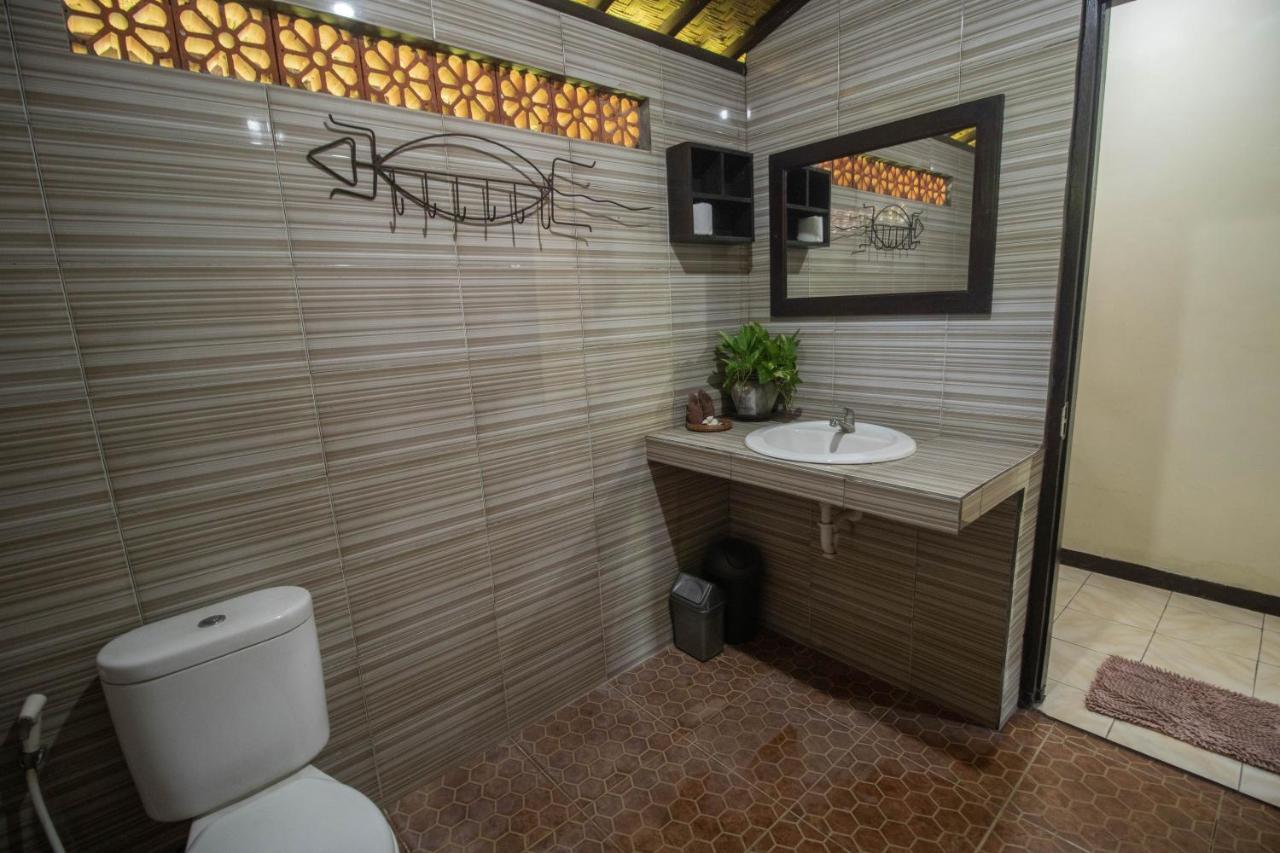 Giri Sari Guest House ペムテラン エクステリア 写真