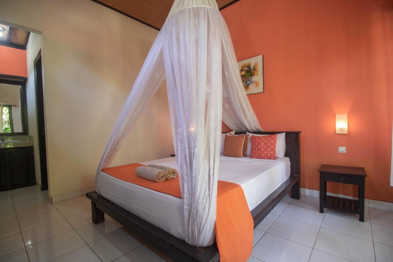 Giri Sari Guest House ペムテラン エクステリア 写真
