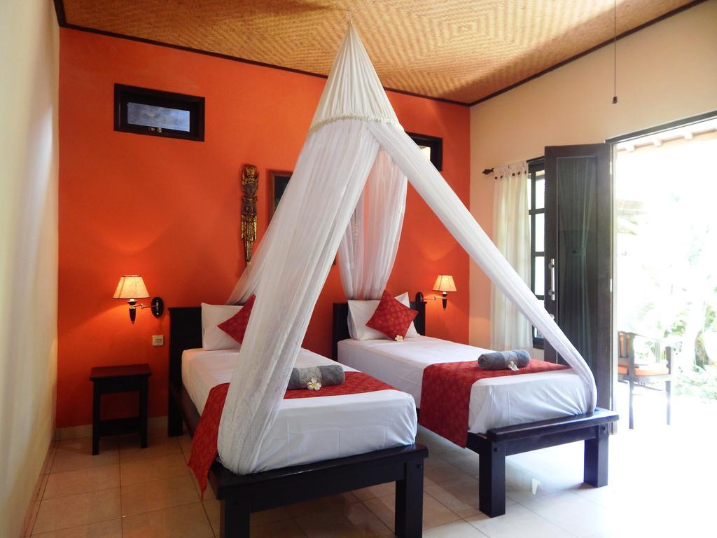Giri Sari Guest House ペムテラン エクステリア 写真