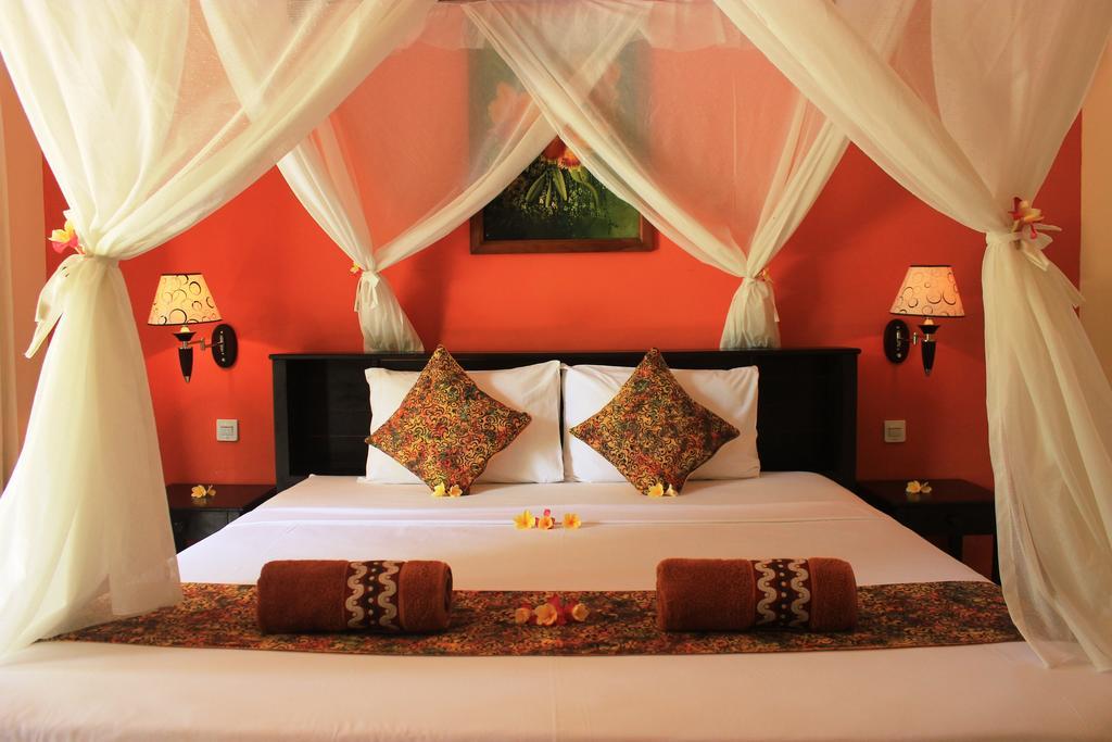 Giri Sari Guest House ペムテラン エクステリア 写真