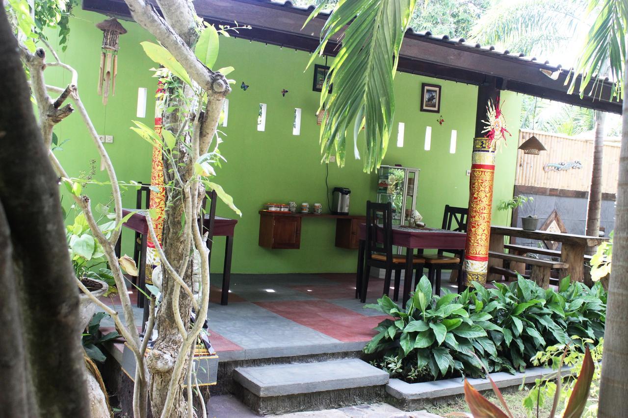 Giri Sari Guest House ペムテラン エクステリア 写真