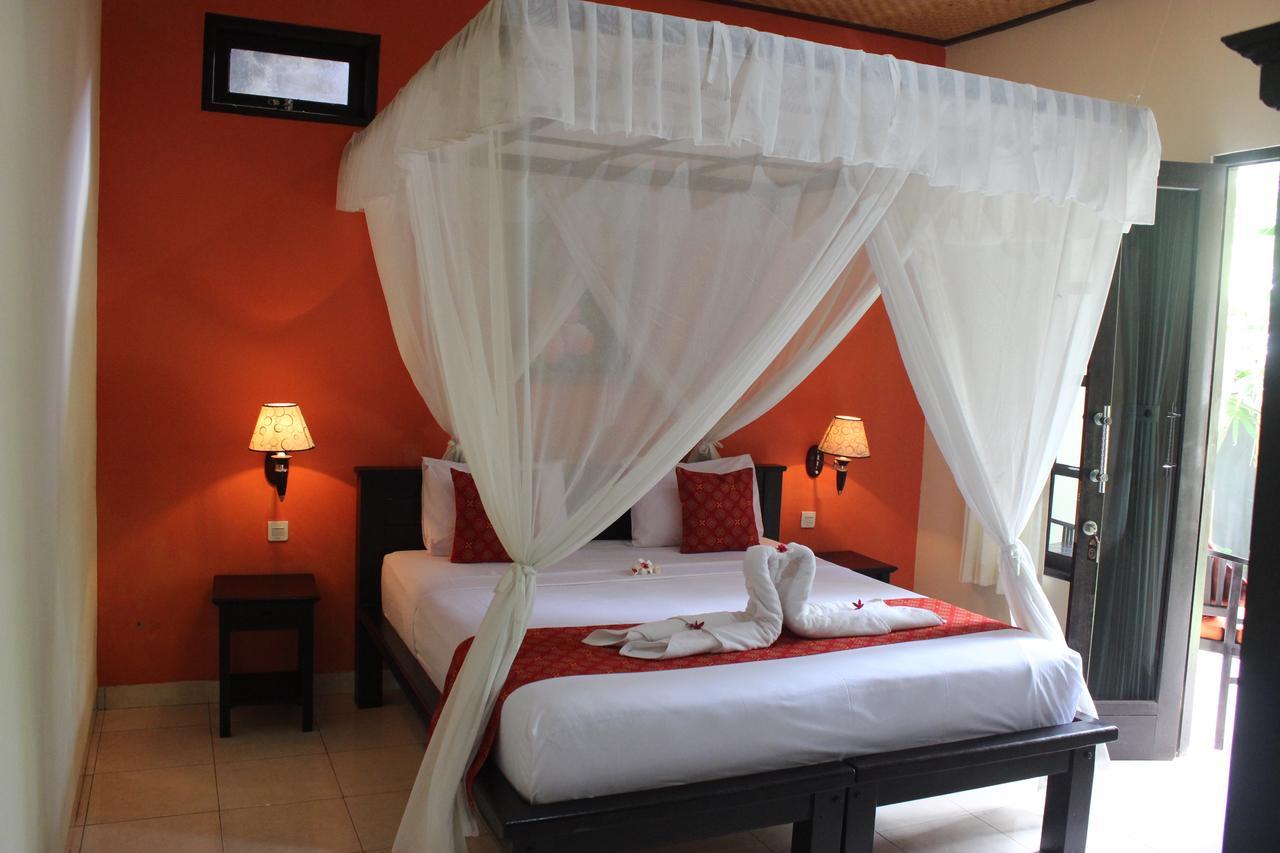 Giri Sari Guest House ペムテラン エクステリア 写真